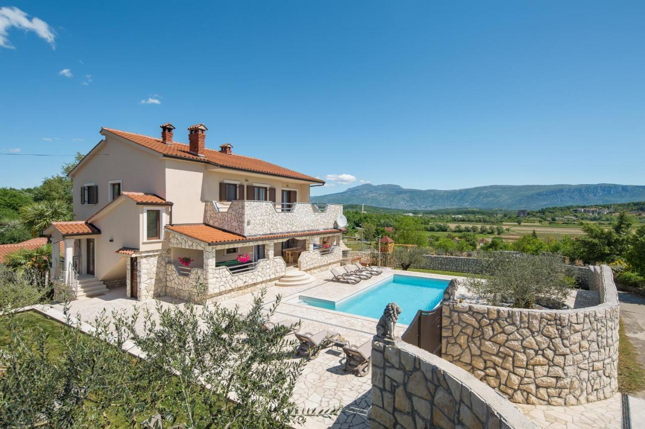 Villa Vesna With Sauna, Hot Tub Potpican Exterior photo