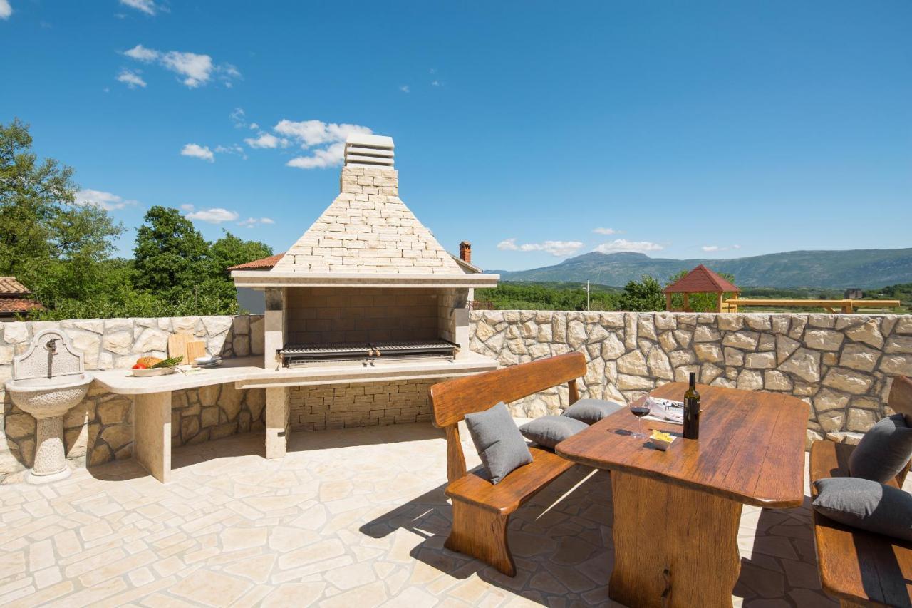Villa Vesna With Sauna, Hot Tub Potpican Exterior photo